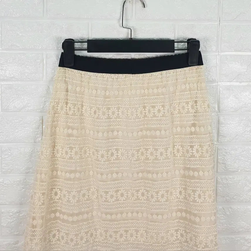 [SOLD OUT] [26-27]써스데이아일랜드 밴딩 레이스 스커트