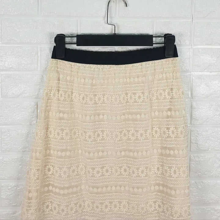 [SOLD OUT] [26-27]써스데이아일랜드 밴딩 레이스 스커트