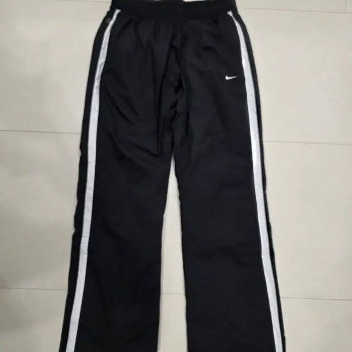 [BUNJANG] Nike Tennis Logo Track Pants / 나이키 테니스 로고 트랙 팬츠 팝니다.