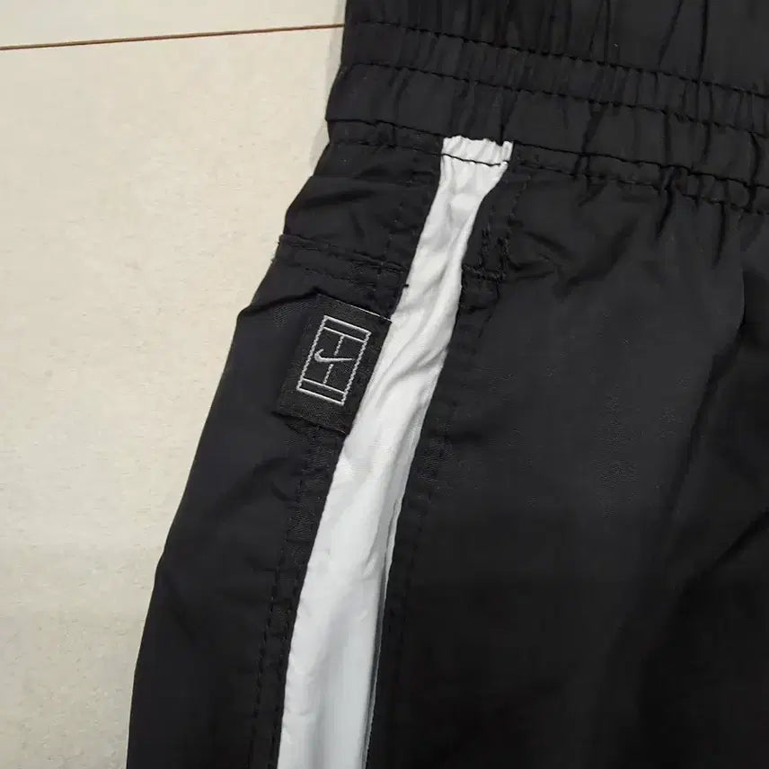 [BUNJANG] Nike Tennis Logo Track Pants / 나이키 테니스 로고 트랙 팬츠 팝니다.