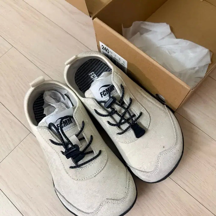 [BUNJANG] FCMM A-1 Ivory Sneakers / FCMM 에어로라 A-1 아이보리 새상품 240