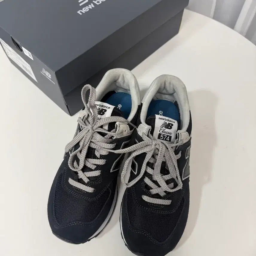 [BUNJANG] New Balance 574 Black Sneakers 255mm / 뉴발란스 Class 574 블랙 스니커즈 255