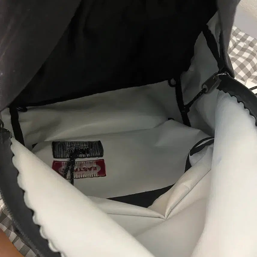 [BUNJANG] MM6 Eastpak Reversible Backpack / MM6 이스트팩 리버시블 백팩