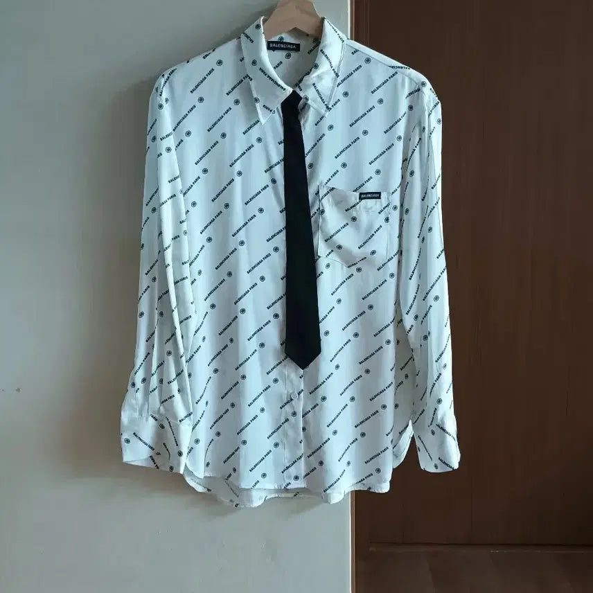 [SOLD OUT] 발렌시아가 스타일 여성 넥타이 셔츠