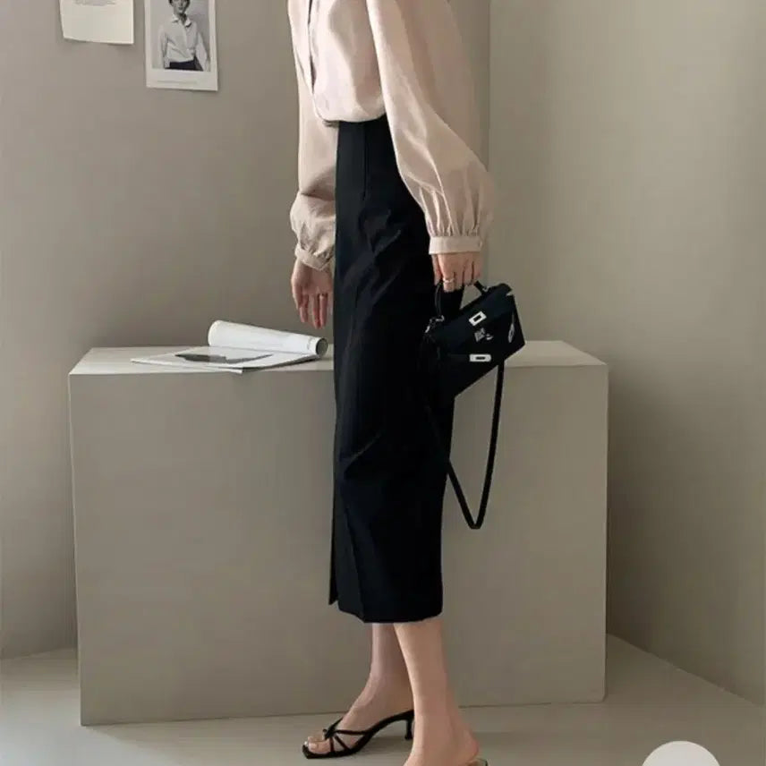 [SOLD OUT] 데일리룩 더로우 슬릿스커트 판매(블랙, s사이즈)