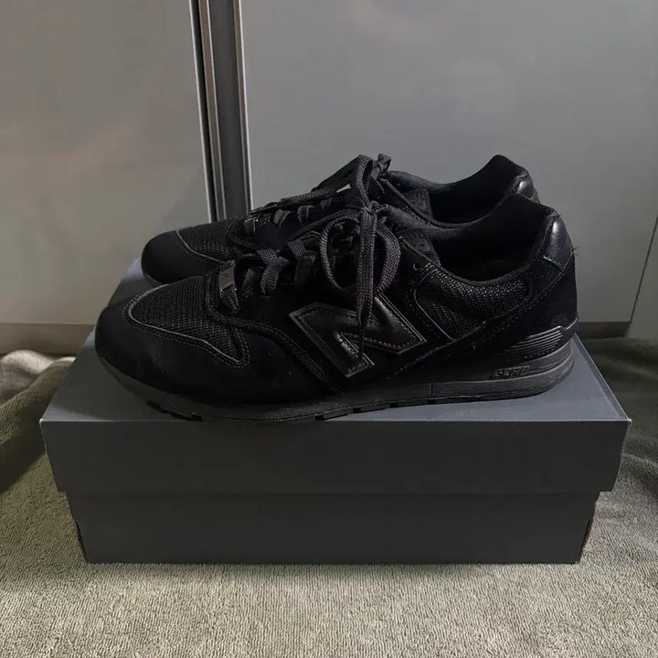 [SOLD OUT] 뉴발 996 올블랙 cm996cs2