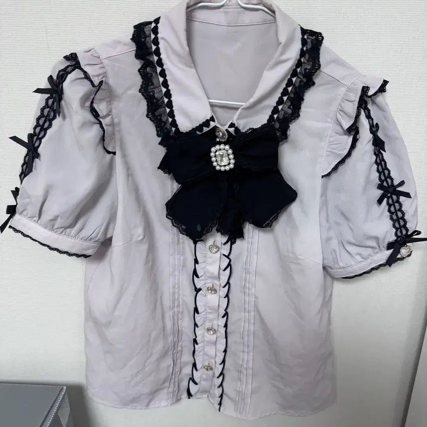[BUNJANG] Liz Lisa Blouse / 오늘만 가격내림) 리즈리사 양산형 지뢰계 블라우스 판매합니다