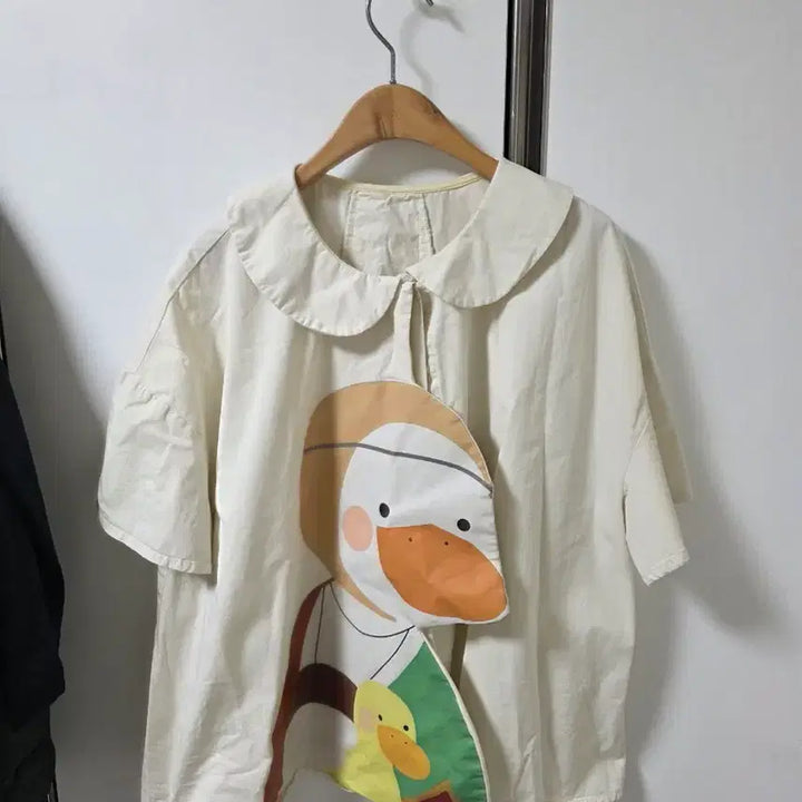 [BUNJANG] Japanese Duck Character Collar Short-Sleeve T-Shirt Ivory / 일제오리 캐릭터 카라 반팔티 아이보리