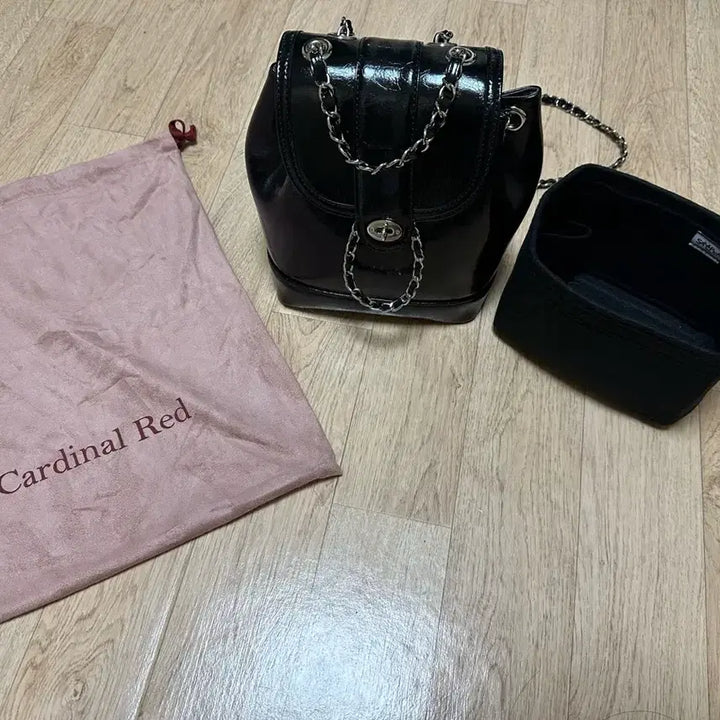 [BUNJANG] Cardinal Red Howa Bag Black Handbag / [카디널레드] 하우아백 블랙(은장)