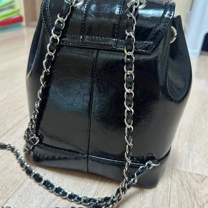 [BUNJANG] Cardinal Red Howa Bag Black Handbag / [카디널레드] 하우아백 블랙(은장)