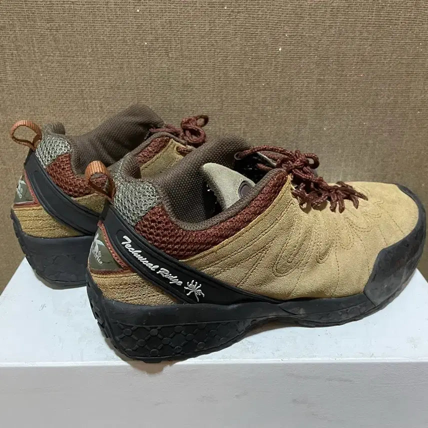 [BUNJANG] Kolping Suede Hiking Shoes / 250) Kolping 등산화 / 스웨이드 운동화 / 작업화