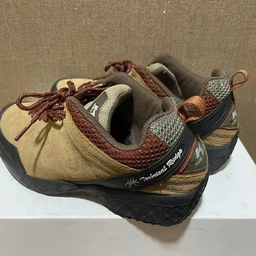 [BUNJANG] Kolping Suede Hiking Shoes / 250) Kolping 등산화 / 스웨이드 운동화 / 작업화