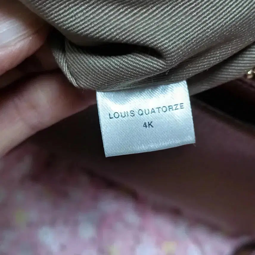 [BUNJANG] Louis Quatorze Brown Leather Crossbody Bag / 루이까또즈 브라운 가죽 크로스백