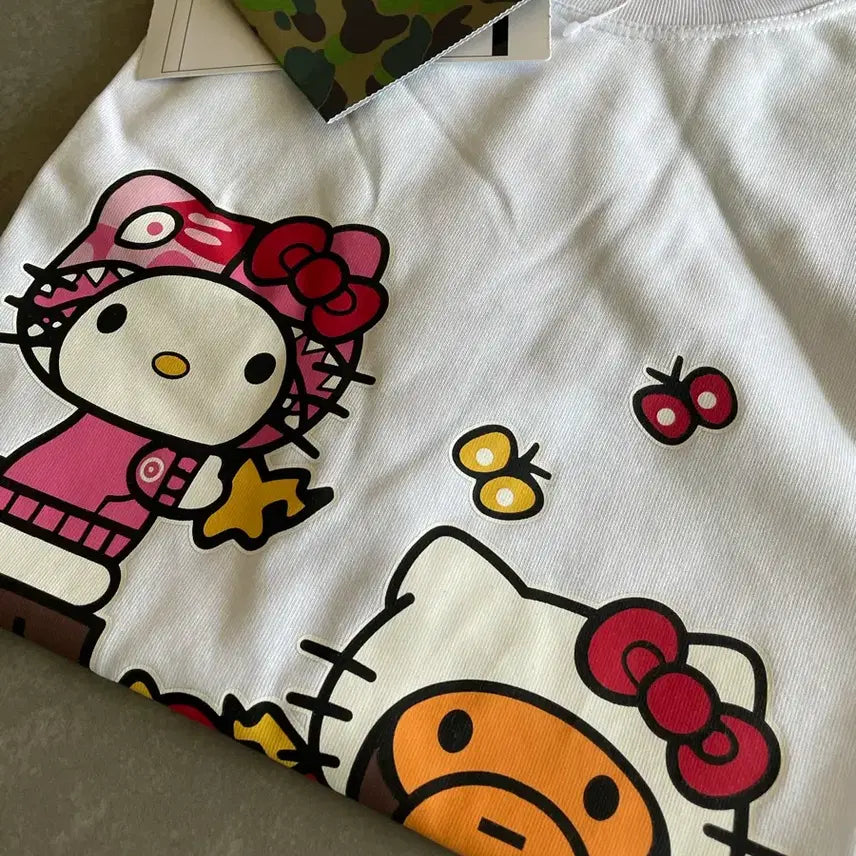 [BUNJANG] BAPE BABY MILO x Hello Kitty T-Shirt White / 베이프 베이비 마일로 x 헬로 키티 티셔츠 화이트 [S,L,XL]