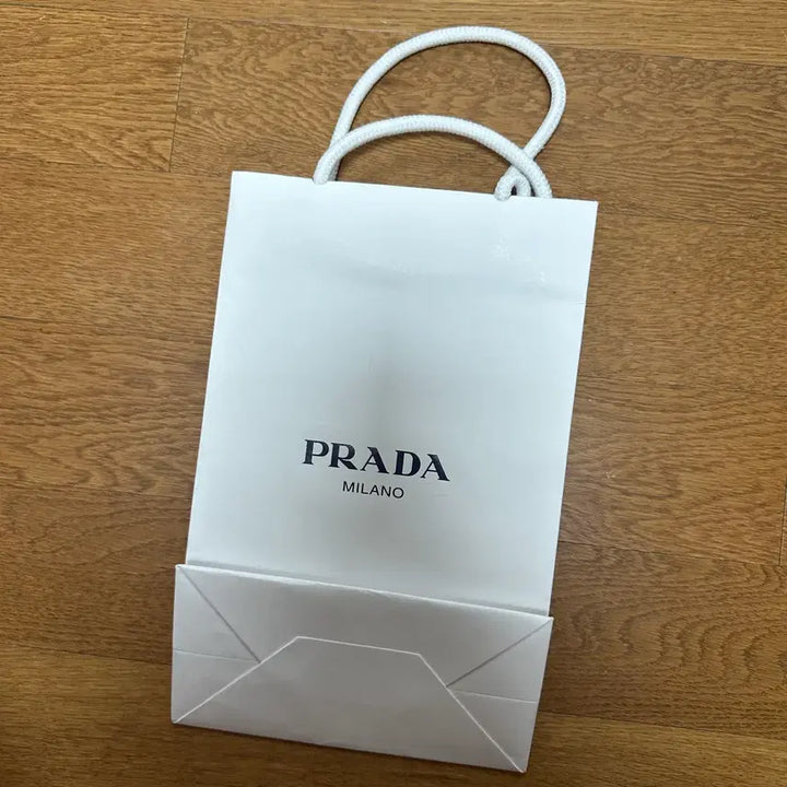 [SOLD OUT] (정품) 프라다 카드지갑 명함지갑