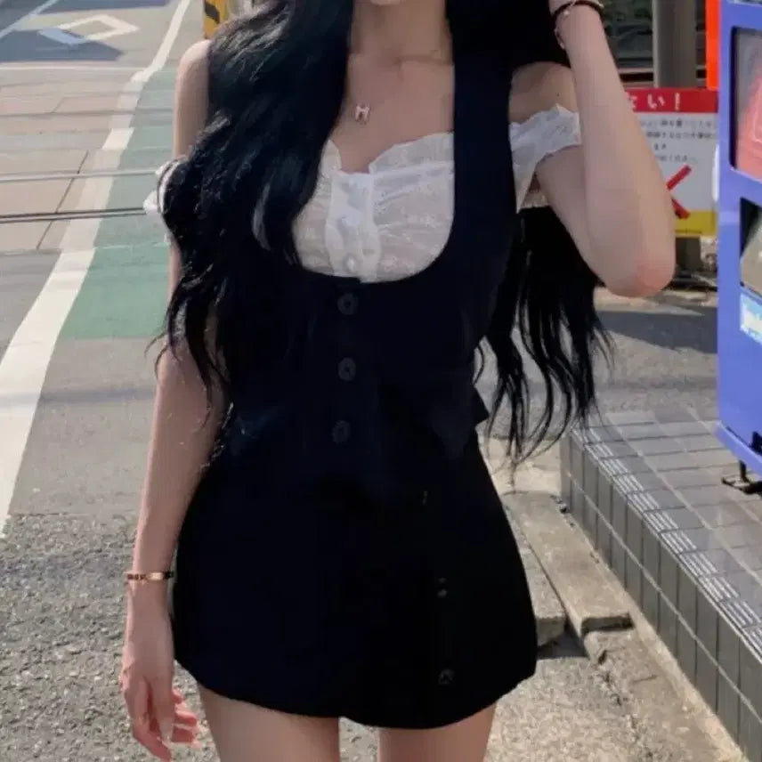 [BUNJANG] Lowellry Two-Way Crop Vest &amp; Off-Shoulder Blouse Set / 조끼 베스트 + 오프숄더 블라우스 세트