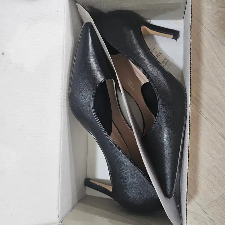 [BUNJANG] Shoopen Black Heels 235mm / 슈펜 검정 힐 235mm