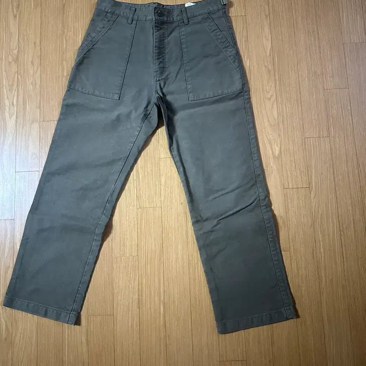 [BUNJANG] Uniform Bridge Semi-Wide Khaki &amp; White Cotton Pants Bundle / (유니폼브릿지-세미와이드) 카키색 면바지 팬츠+ 흰색 면바지 팬츠