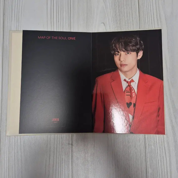 [BUNJANG] BTS Map of the Soul ON:E Photocard Set / 방탄소년단 맵오브더솔 원 포토북 및 포토카드(2set)