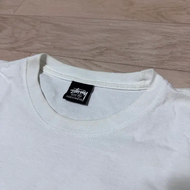 [SOLD OUT] [XL]스투시 레이디 버그 티셔츠 화이트