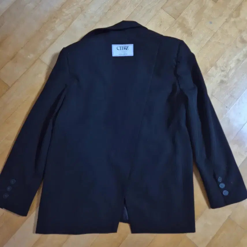 [SOLD OUT] 시티브리즈 블랙 절개 자켓 F