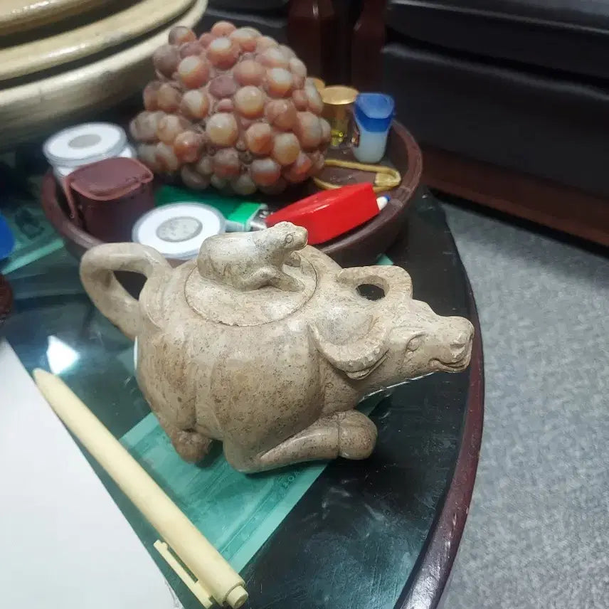 [BUNJANG] Ox Sculpture Celadon Teapot / 소 조각상 찻주전자