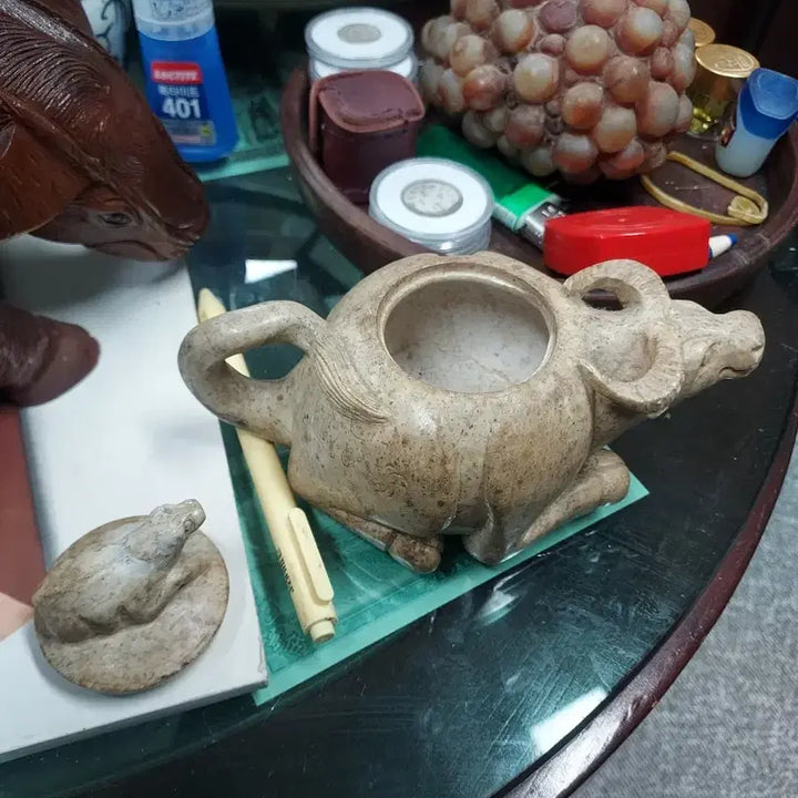 [BUNJANG] Ox Sculpture Celadon Teapot / 소 조각상 찻주전자