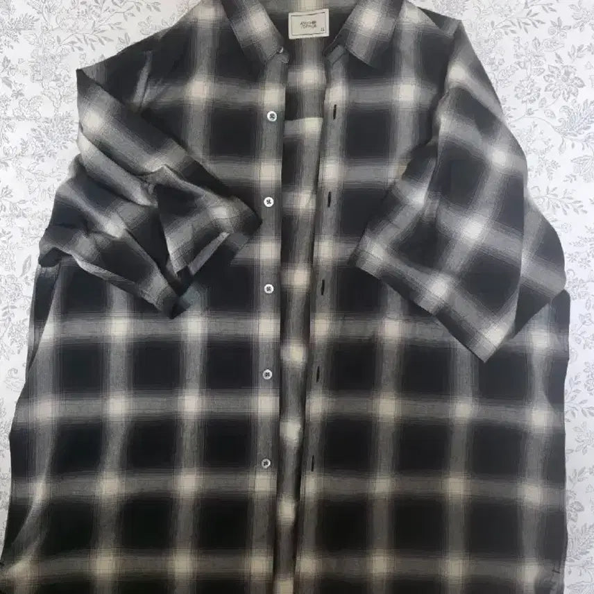 [BUNJANG] Another Office Ombre Short Sleeve Shirt Black / [2] 어나더오피스 블랙 반팔 옴브레셔츠