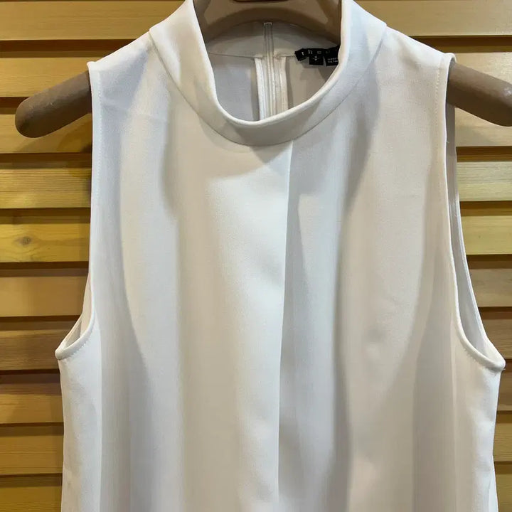 [BUNJANG] Theory Ivory High-Neck Sleeveless Blouse / 띠어리 여성 아이보리 하이넥 슬리브리스 블라우스