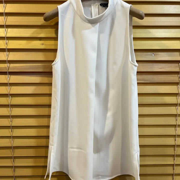 [BUNJANG] Theory Ivory High-Neck Sleeveless Blouse / 띠어리 여성 아이보리 하이넥 슬리브리스 블라우스