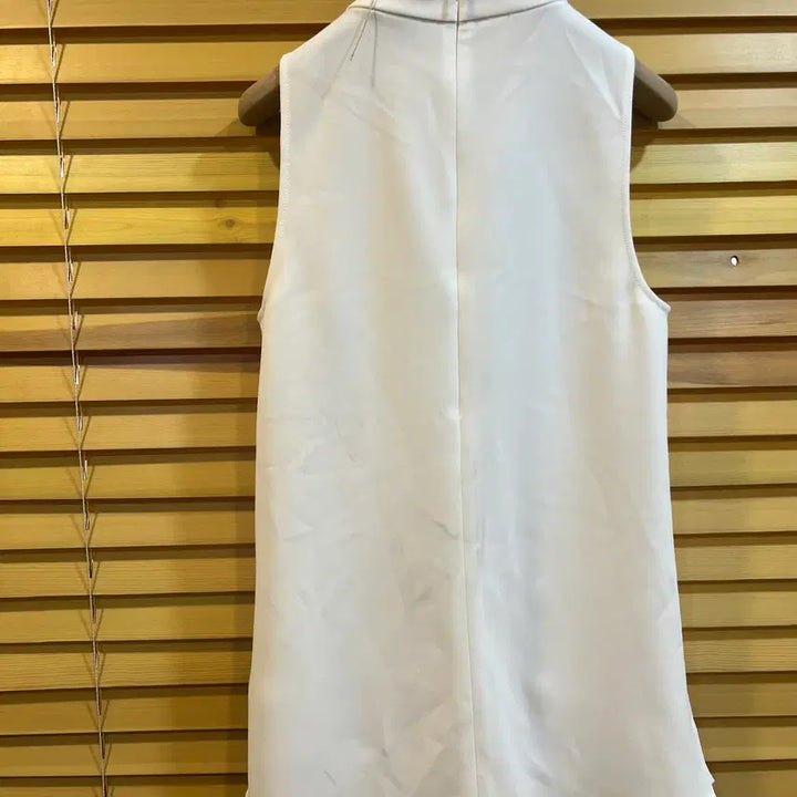 [BUNJANG] Theory Ivory High-Neck Sleeveless Blouse / 띠어리 여성 아이보리 하이넥 슬리브리스 블라우스