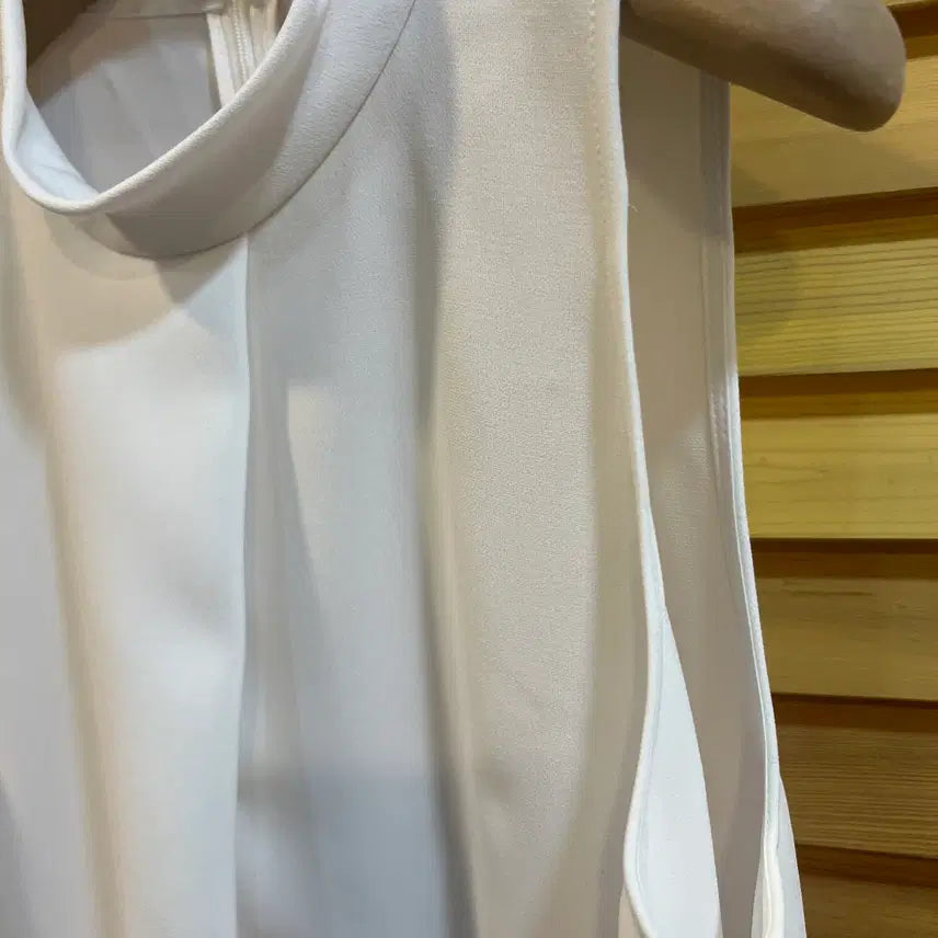 [BUNJANG] Theory Ivory High-Neck Sleeveless Blouse / 띠어리 여성 아이보리 하이넥 슬리브리스 블라우스