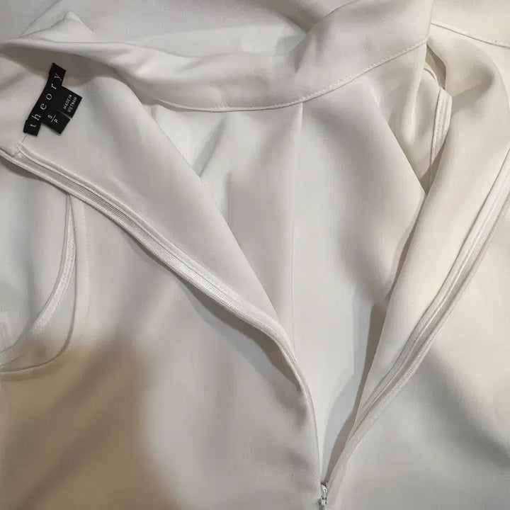 [BUNJANG] Theory Ivory High-Neck Sleeveless Blouse / 띠어리 여성 아이보리 하이넥 슬리브리스 블라우스