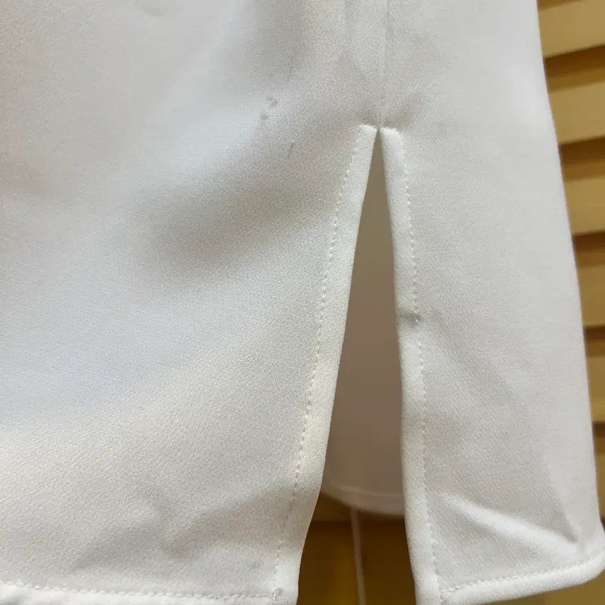 [BUNJANG] Theory Ivory High-Neck Sleeveless Blouse / 띠어리 여성 아이보리 하이넥 슬리브리스 블라우스
