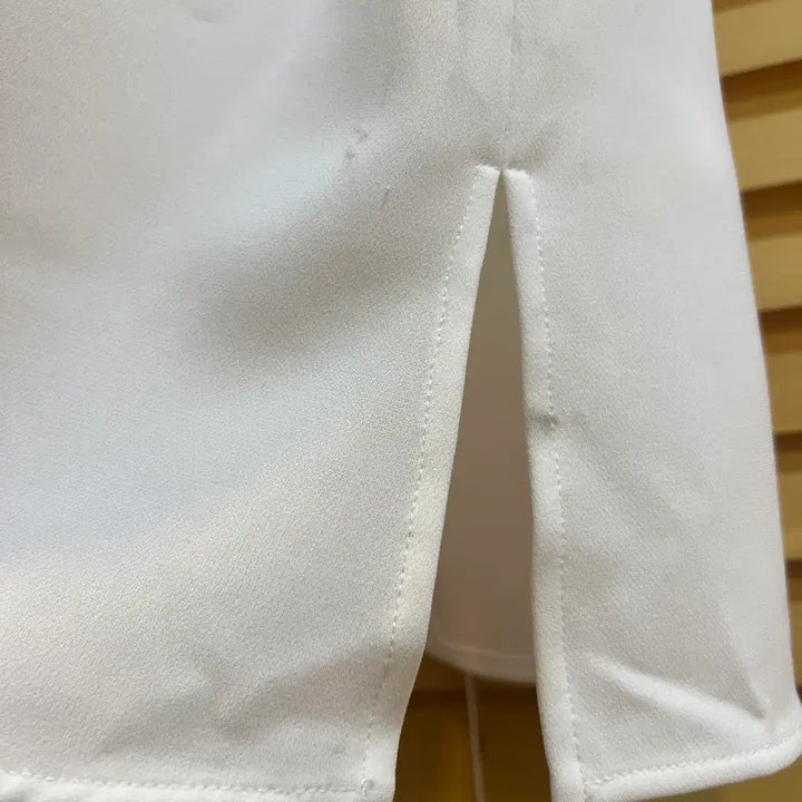 [BUNJANG] Theory Ivory High-Neck Sleeveless Blouse / 띠어리 여성 아이보리 하이넥 슬리브리스 블라우스