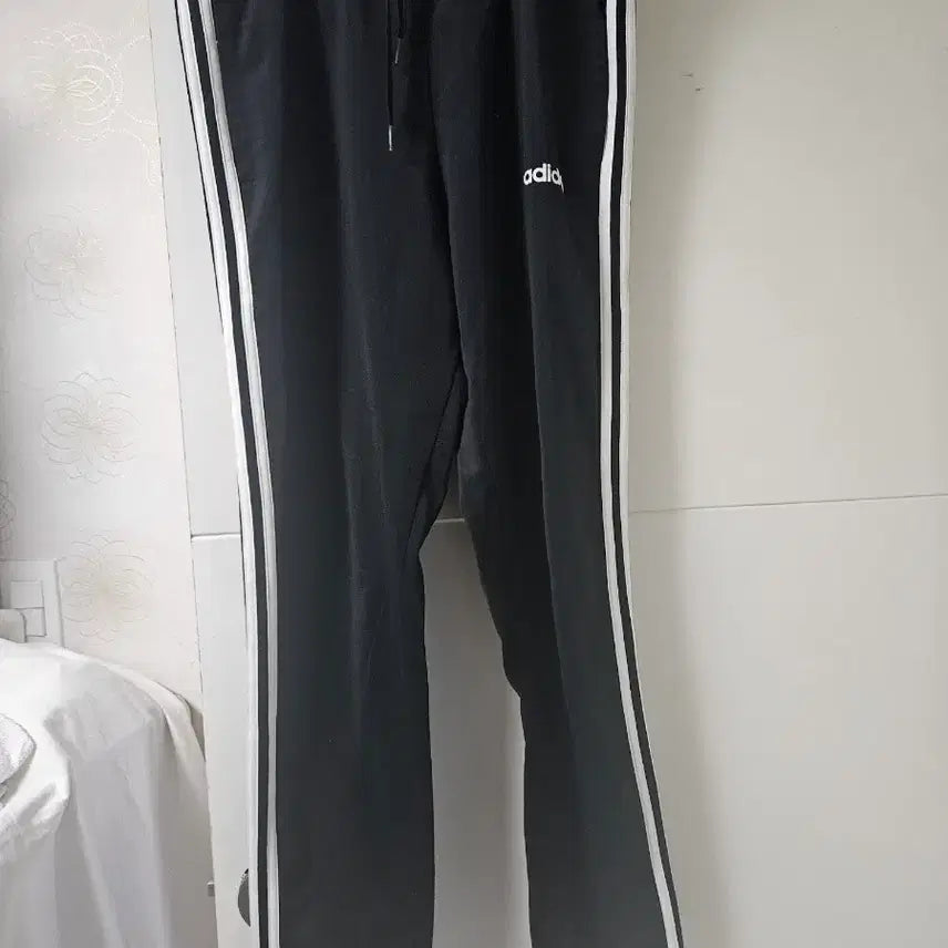 [BUNJANG] Adidas 3-Stripes Training Pants Black / 아디다스 삼선 트레이닝 바지 블랙