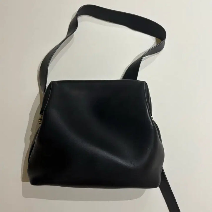 [BUNJANG] OSOI Brot Bag Large Black / 오소이 브로트백 블랙 라지