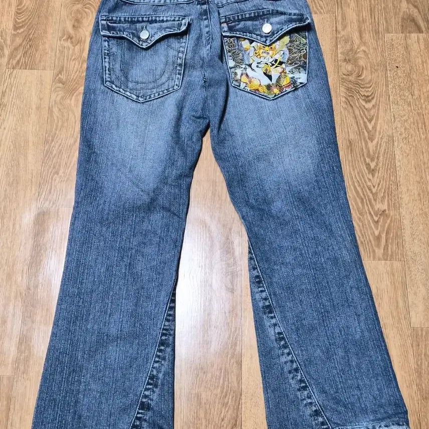 [BUNJANG] True Religion Embroidered Denim Jeans / 트루릴리젼 자수 데님 청바지