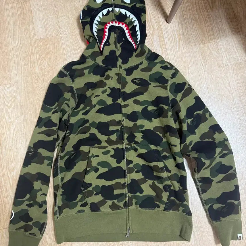 [BUNJANG] BAPE Camo Shark Full Zip Hoodie Army Green / 베이프 카모 샤크 풀집후드 아미그린 정품