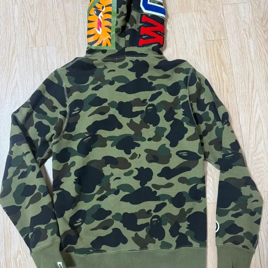 [BUNJANG] BAPE Camo Shark Full Zip Hoodie Army Green / 베이프 카모 샤크 풀집후드 아미그린 정품