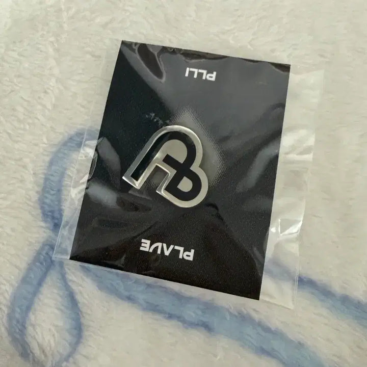 [SOLD OUT] 플레이브 플리 뱃지