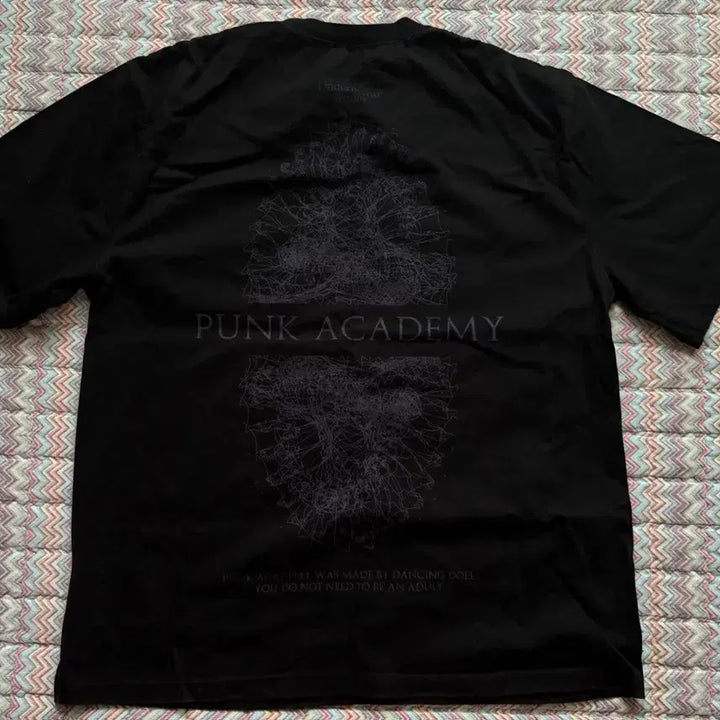 [BUNJANG] Under My Car x Punk Academy Dancing Doll T-shirt / (1 사이즈)언더마이카 x 펑크 아카데미 댄싱 돌 티셔츠 나발 아카데미