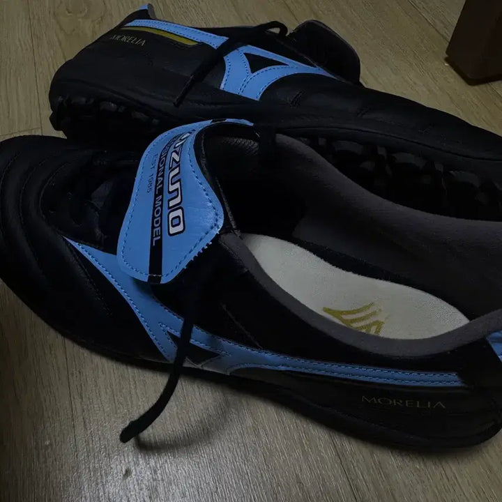 [BUNJANG] Mizuno Morelia Sala Elite TF Soccer Shoes / 미즈노 모렐리아 살라 엘리트 TF / 희귀색