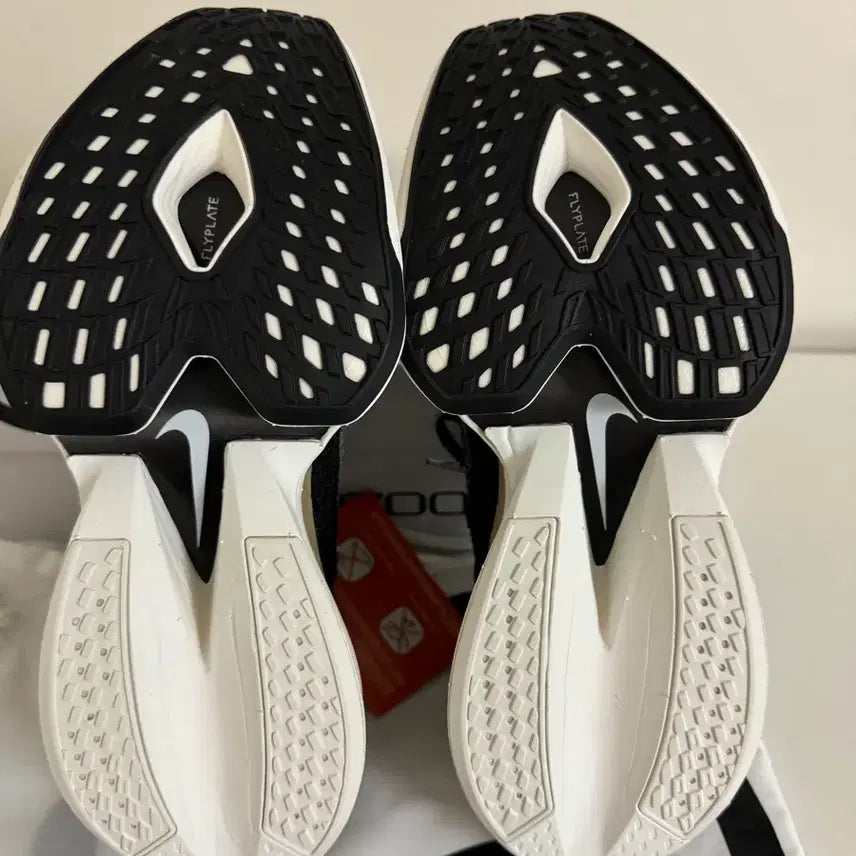 [BUNJANG] Nike Alphafly 2 Black Gold Running Shoes / 나이키 알파플라이2 블랙골드 255 새상품 나코탭O 박스O