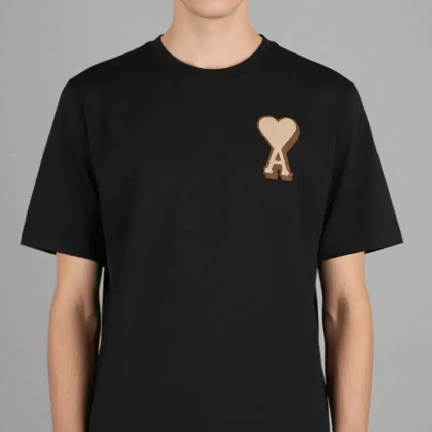 [BUNJANG] AMI Big Heart Logo Short Sleeve T-shirt Black / 아미  빅 하트 로고 반팔 티셔츠 블랙