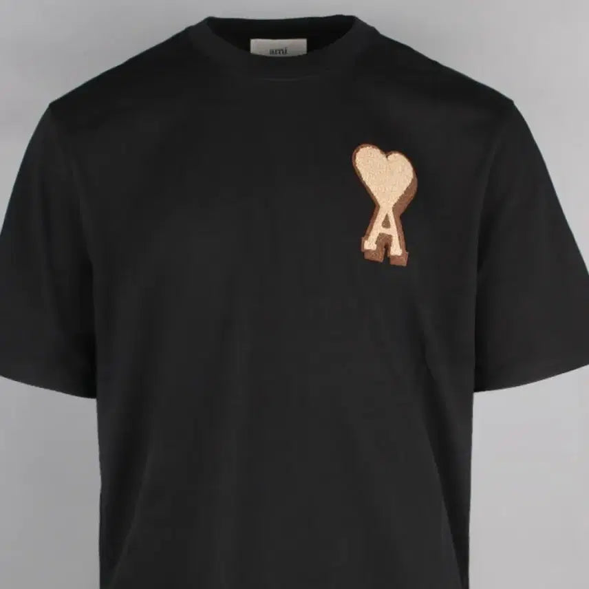 [BUNJANG] AMI Big Heart Logo Short Sleeve T-shirt Black / 아미  빅 하트 로고 반팔 티셔츠 블랙