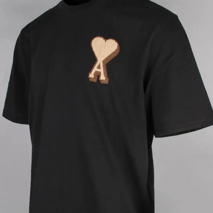 [BUNJANG] AMI Big Heart Logo Short Sleeve T-shirt Black / 아미  빅 하트 로고 반팔 티셔츠 블랙