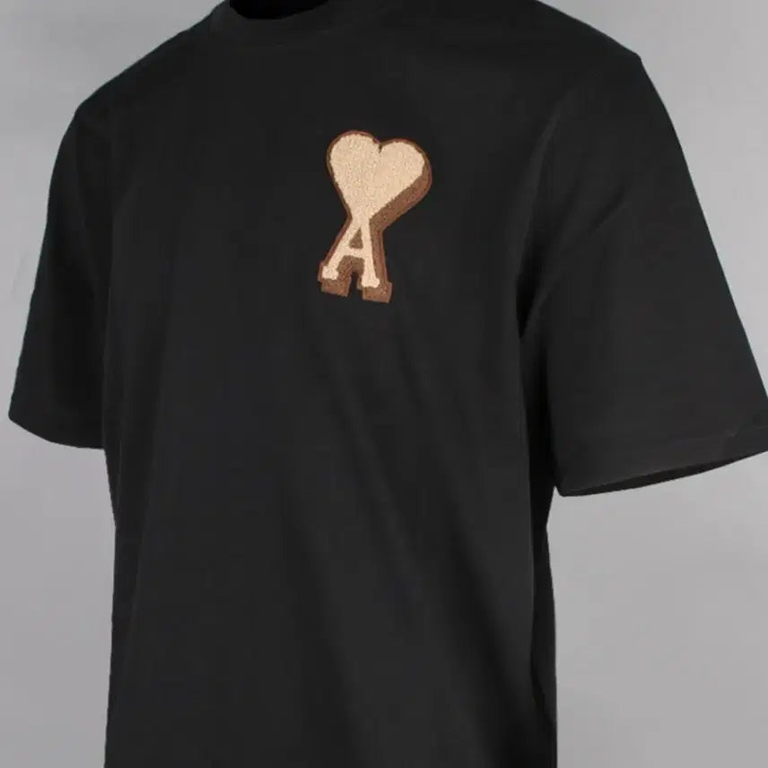 [BUNJANG] AMI Big Heart Logo Short Sleeve T-shirt Black / 아미  빅 하트 로고 반팔 티셔츠 블랙