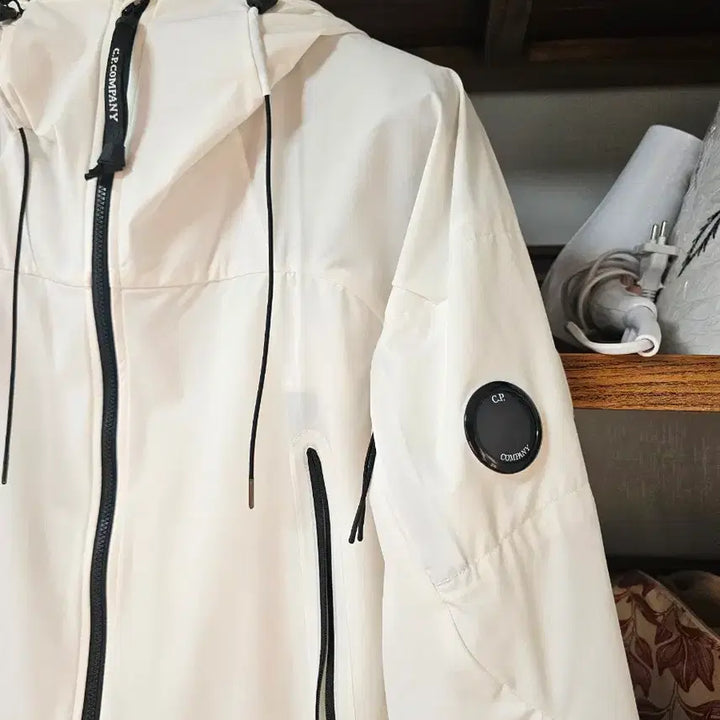 [SOLD OUT] 씨피 cp컴퍼니 프로텍 자켓 팔아요 54 110 105 xxl 바람막이