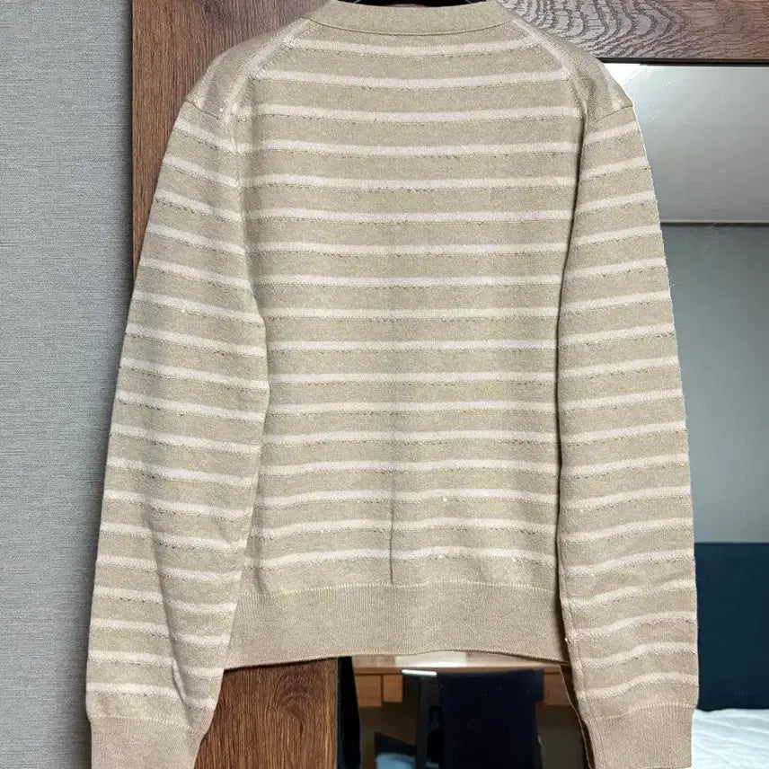 [BUNJANG] The Cashmere Cashmere 100% Sequin Stripe Knit Cardigan / 더캐시미어 캐시미어100 스트라이프 시퀸 니트 가디건 (85)